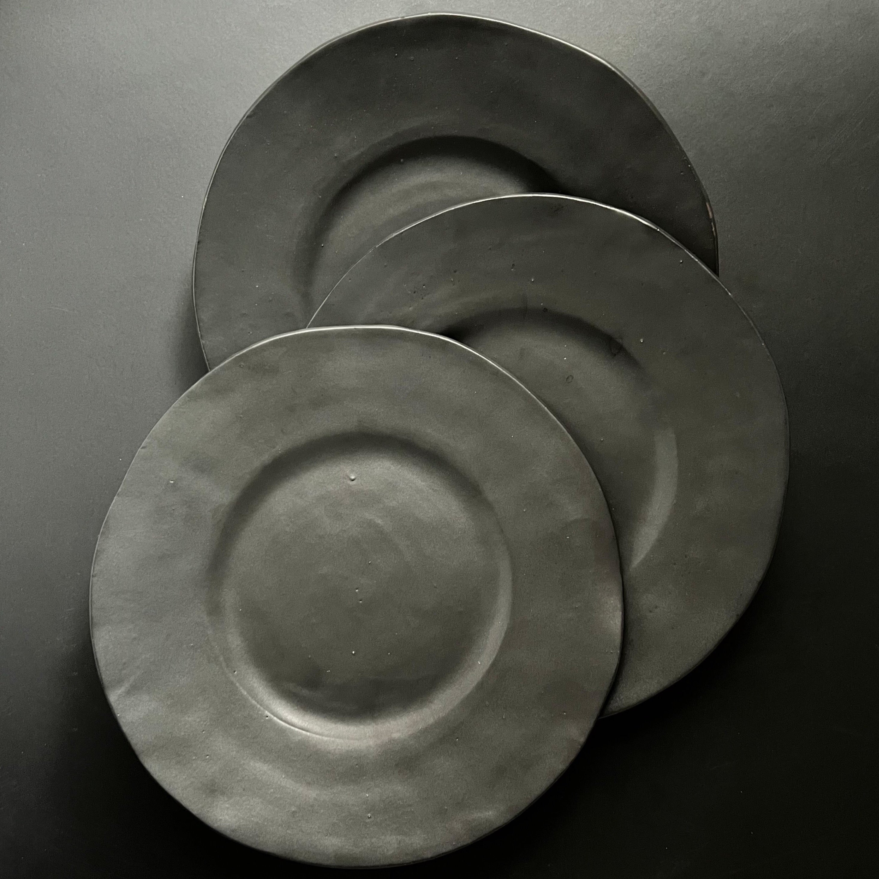 hech a mano black dinner plates